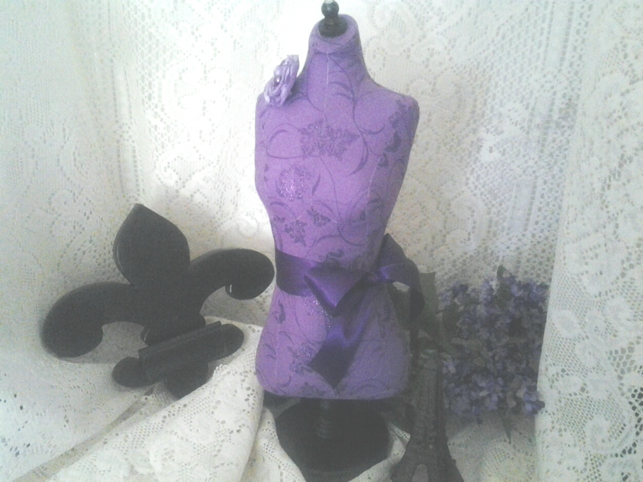 Boutique Dress Form Designs Jewelry Display, 22" Torso Great For Store Front Display Or Home Decor. Purple Damask Print.