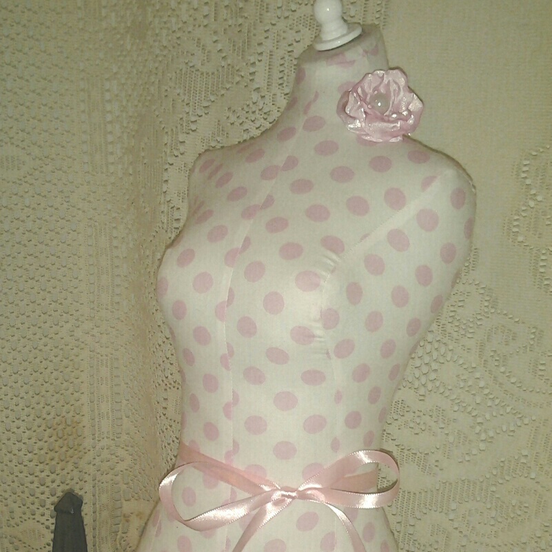 Boutique Dress Form Designs Jewelry Display, 22 Inches Torso Great For Store Front Display Or Home Decor. Pink Polka Dots Print.