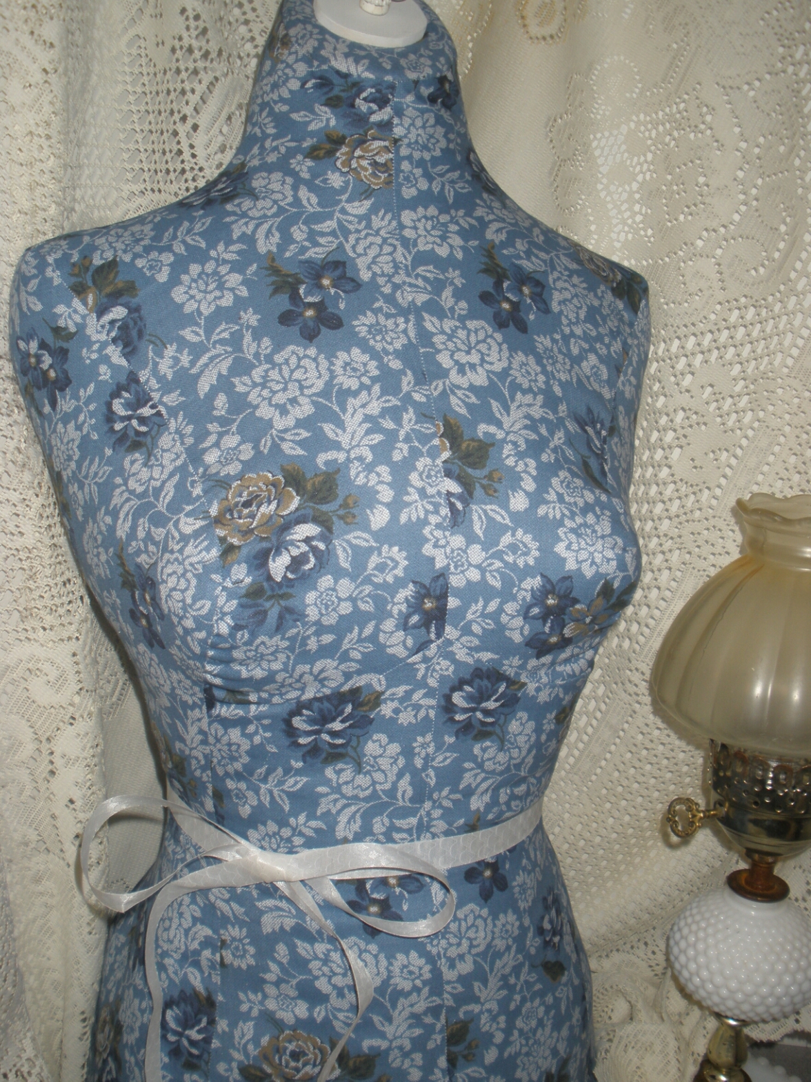 Boutique Dress Form Designs With Stand. Life Size Torso Great For Store Front Or Home Decor. Blue China Floral Print.